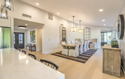 Dining - 4846 E Mitchell Dr, Phoenix, AZ 85018 photo 4 of 4