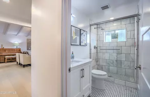 Bath - 4846 E Mitchell Dr, Phoenix, AZ 85018 photo 5 of 6
