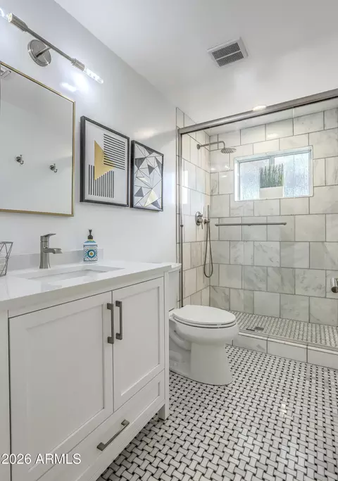 Bath - 4846 E Mitchell Dr, Phoenix, AZ 85018 photo 6 of 6