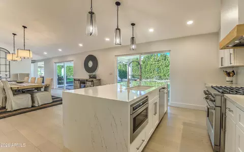 Kitchen - 4846 E Mitchell Dr, Phoenix, AZ 85018 photo 4 of 4