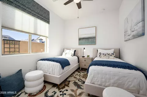 Bedroom - 6138 E Via Del Sol Dr, Phoenix, AZ 85054 photo 4 of 4