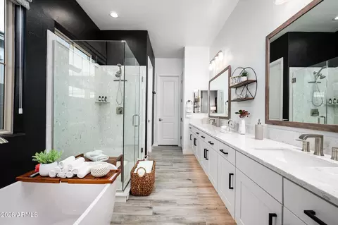 Bath - 6138 E Via Del Sol Dr, Phoenix, AZ 85054 photo 1 of 4