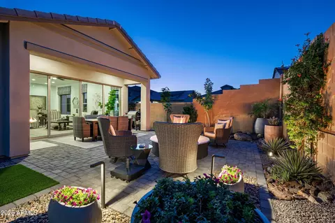 Exterior - 6138 E Via Del Sol Dr, Phoenix, AZ 85054 photo 4 of 13