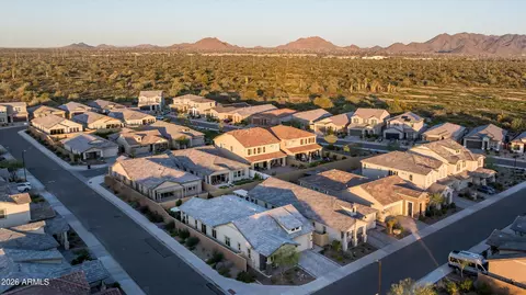 View/Area - 6138 E Via Del Sol Dr, Phoenix, AZ 85054 photo 1 of 2