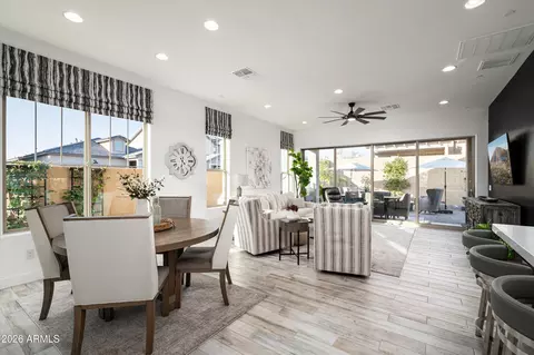 Dining - 6138 E Via Del Sol Dr, Phoenix, AZ 85054 photo 1 of 2