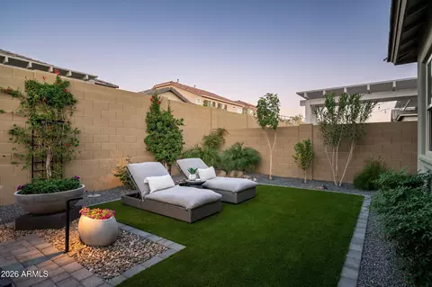 Exterior - 6138 E Via Del Sol Dr, Phoenix, AZ 85054 photo 10 of 13