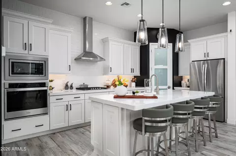Kitchen - 6138 E Via Del Sol Dr, Phoenix, AZ 85054 photo 1 of 4