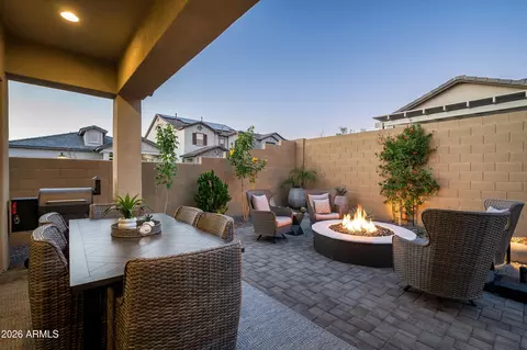 Exterior - 6138 E Via Del Sol Dr, Phoenix, AZ 85054 photo 12 of 13