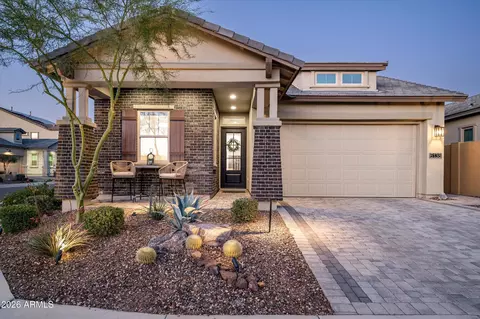 Exterior - 6138 E Via Del Sol Dr, Phoenix, AZ 85054 photo 2 of 13