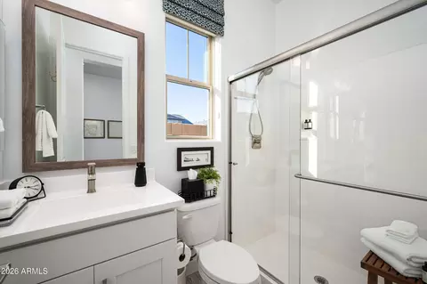Bath - 6138 E Via Del Sol Dr, Phoenix, AZ 85054 photo 3 of 4