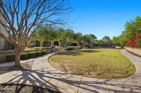 Exterior - 2900 E Clark Dr, Gilbert, AZ 85297 photo 6 of 14