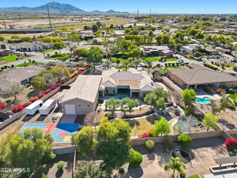 View/Area - 2900 E Clark Dr, Gilbert, AZ 85297 photo 3 of 7