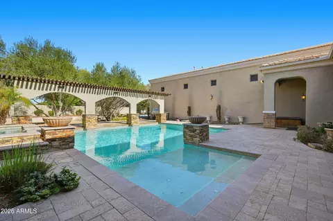 Exterior - 2900 E Clark Dr, Gilbert, AZ 85297 photo 10 of 14