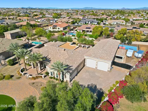 View/Area - 2900 E Clark Dr, Gilbert, AZ 85297 photo 2 of 7