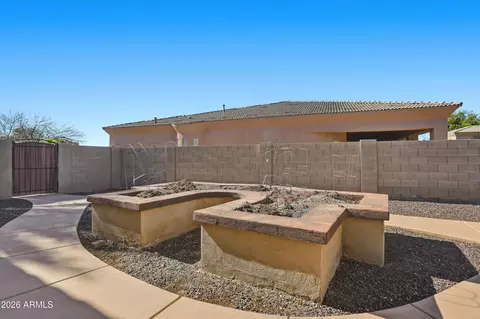 Exterior - 2900 E Clark Dr, Gilbert, AZ 85297 photo 9 of 14