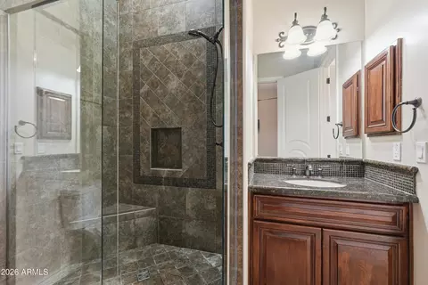 Bath - 2900 E Clark Dr, Gilbert, AZ 85297 photo 3 of 9