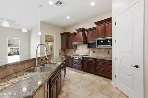 Kitchen - 2900 E Clark Dr, Gilbert, AZ 85297 photo 3 of 6