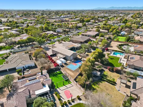 View/Area - 2900 E Clark Dr, Gilbert, AZ 85297 photo 6 of 7