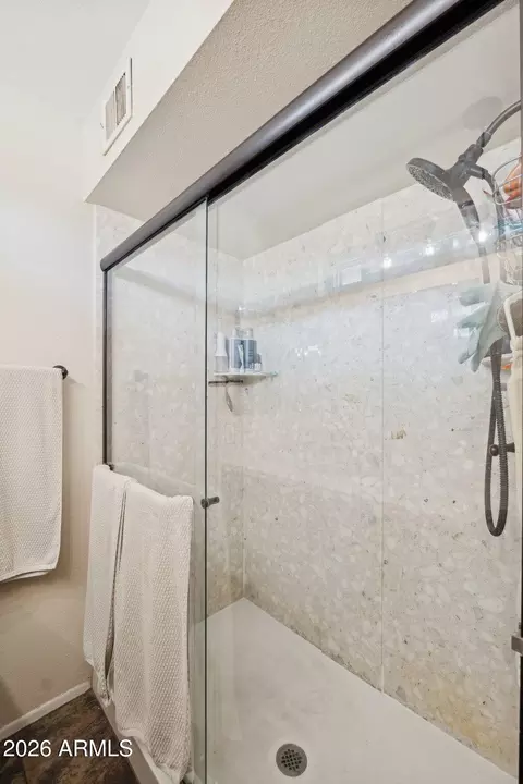 Bath - 802 E Marconi Ave, Phoenix, AZ 85022 photo 2 of 3