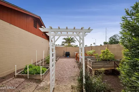 Exterior - 802 E Marconi Ave, Phoenix, AZ 85022 photo 11 of 11