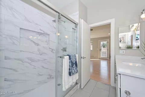 Bath - 1659 E Bluefield Cir, Phoenix, AZ 85022 photo 3 of 5