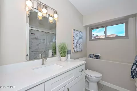 Bath - 1659 E Bluefield Cir, Phoenix, AZ 85022 photo 2 of 5