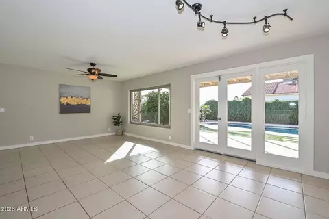 Living - 1659 E Bluefield Cir, Phoenix, AZ 85022 photo 3 of 9