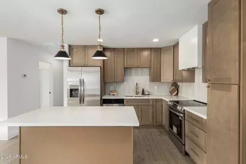 Kitchen - 622 E Papago Dr, Tempe, AZ 85288 photo 2 of 6