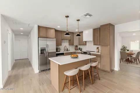 Kitchen - 622 E Papago Dr, Tempe, AZ 85288 photo 4 of 6