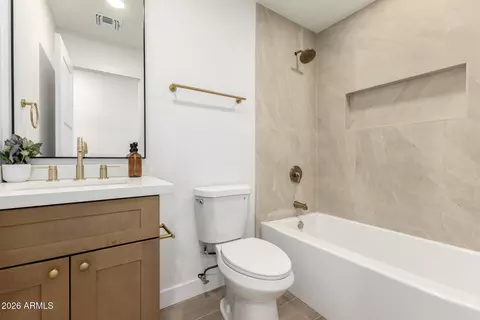 Bath - 622 E Papago Dr, Tempe, AZ 85288 photo 1 of 2