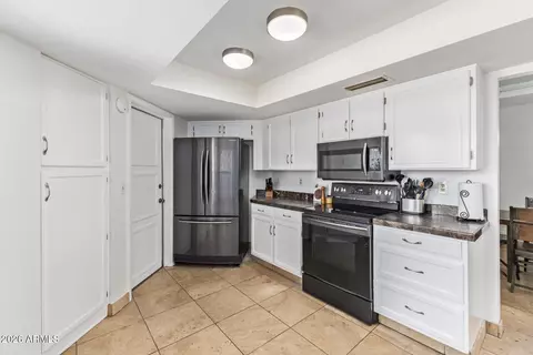 Kitchen - 3861 E Salinas St, Phoenix, AZ 85044 photo 4 of 4