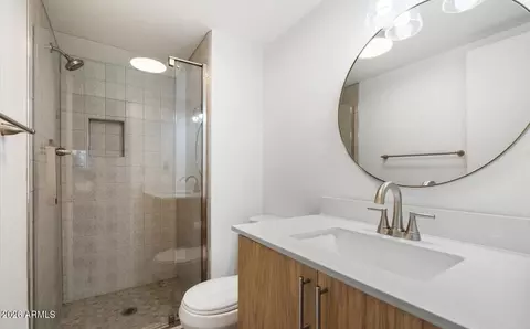 Bath - 3737 E Turney Ave #206, Phoenix, AZ 85018 photo 1 of 2