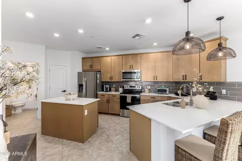 2511 W Queen Creek Rd #216, Chandler, AZ 85248