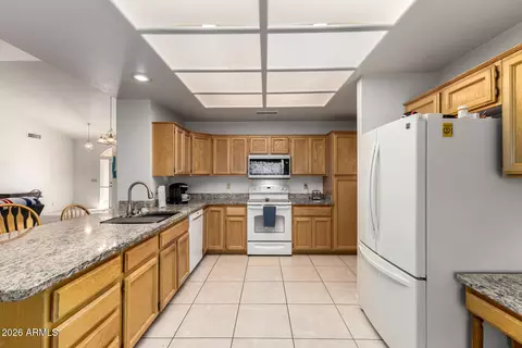 Kitchen - 8214 E Navarro Ave, Mesa, AZ 85209 photo 3 of 5