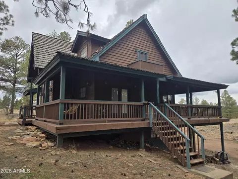 2785 N Skyhawk Dr, Overgaard, AZ 85933