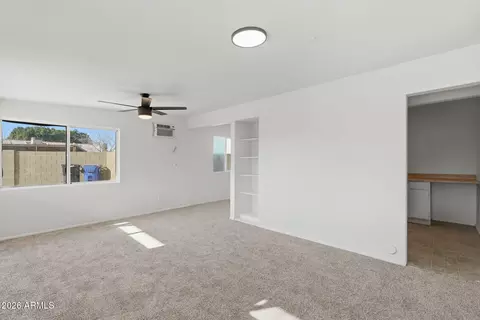 Living - 7509 E Hackamore Cir, Mesa, AZ 85207 photo 3 of 5