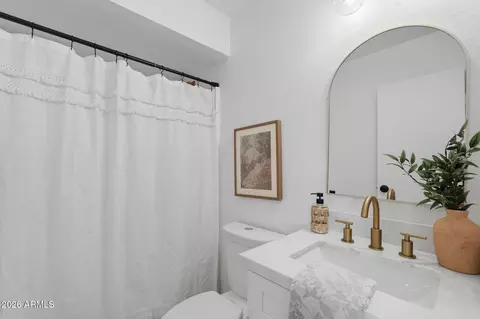 Bath - 7509 E Hackamore Cir, Mesa, AZ 85207 photo 2 of 2