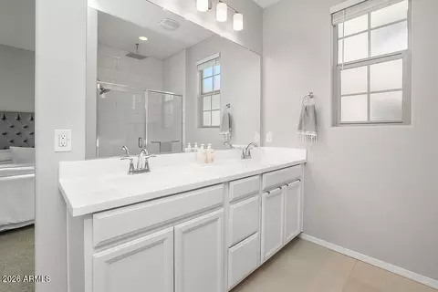 Bath - 1711 E Chelsea Ln, Gilbert, AZ 85295 photo 3 of 5