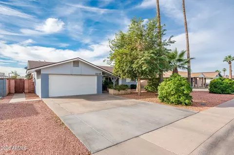 Exterior - 3335 W Acoma Dr, Phoenix, AZ 85053 photo 1 of 6