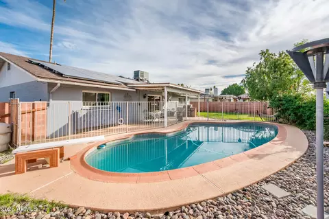Exterior - 3335 W Acoma Dr, Phoenix, AZ 85053 photo 4 of 6