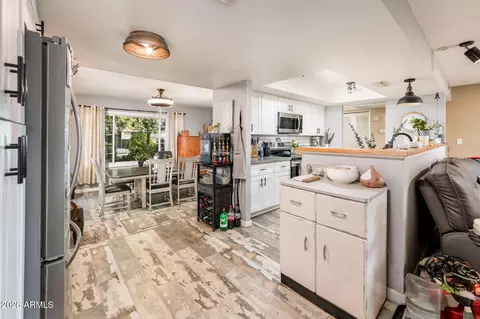 Kitchen - 3335 W Acoma Dr, Phoenix, AZ 85053 photo 1 of 7
