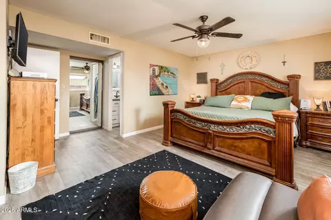 Bedroom - 3335 W Acoma Dr, Phoenix, AZ 85053 photo 3 of 6