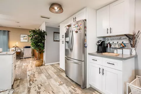 Kitchen - 3335 W Acoma Dr, Phoenix, AZ 85053 photo 3 of 7