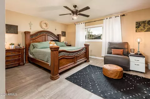 Bedroom - 3335 W Acoma Dr, Phoenix, AZ 85053 photo 1 of 6