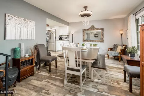 Dining - 3335 W Acoma Dr, Phoenix, AZ 85053 photo 1 of 3