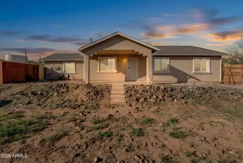 33665 S Incline Dr, Black Canyon City, AZ 85324