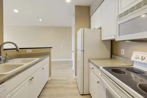 Kitchen - 1701 E Colter St #234, Phoenix, AZ 85016 photo 3 of 6