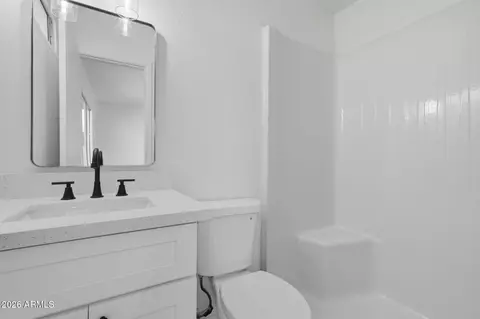Bath - 2012 W Romley Rd, Phoenix, AZ 85041 photo 1 of 4