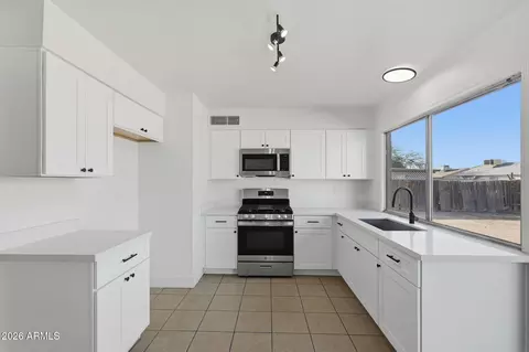 Kitchen - 2012 W Romley Rd, Phoenix, AZ 85041 photo 2 of 5
