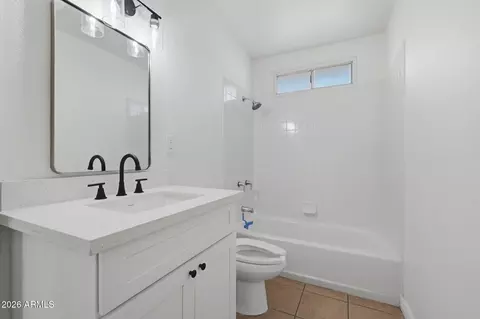 Bath - 2012 W Romley Rd, Phoenix, AZ 85041 photo 3 of 4